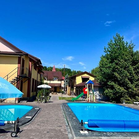 Sadyba Magnat Hotel Dilyatyn Exterior foto