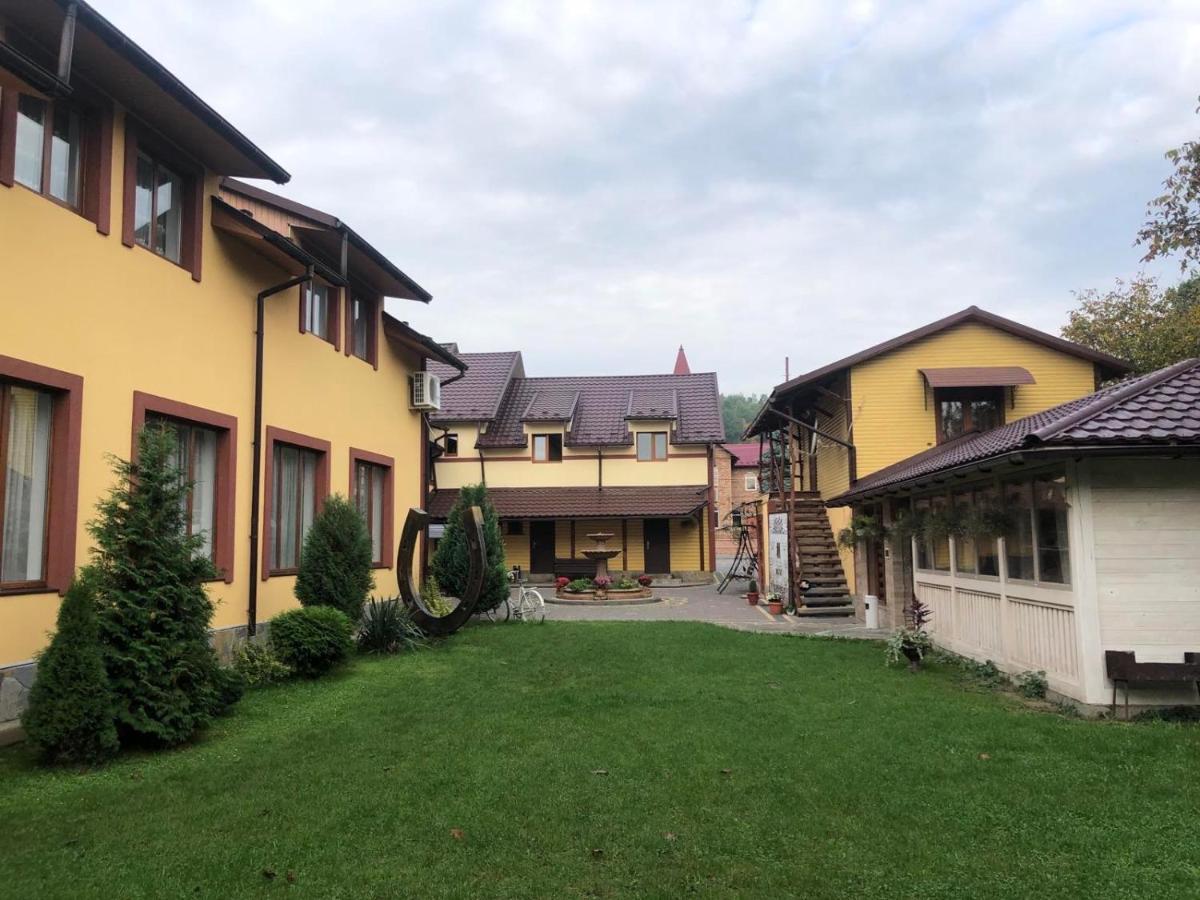 Sadyba Magnat Hotel Dilyatyn Exterior foto