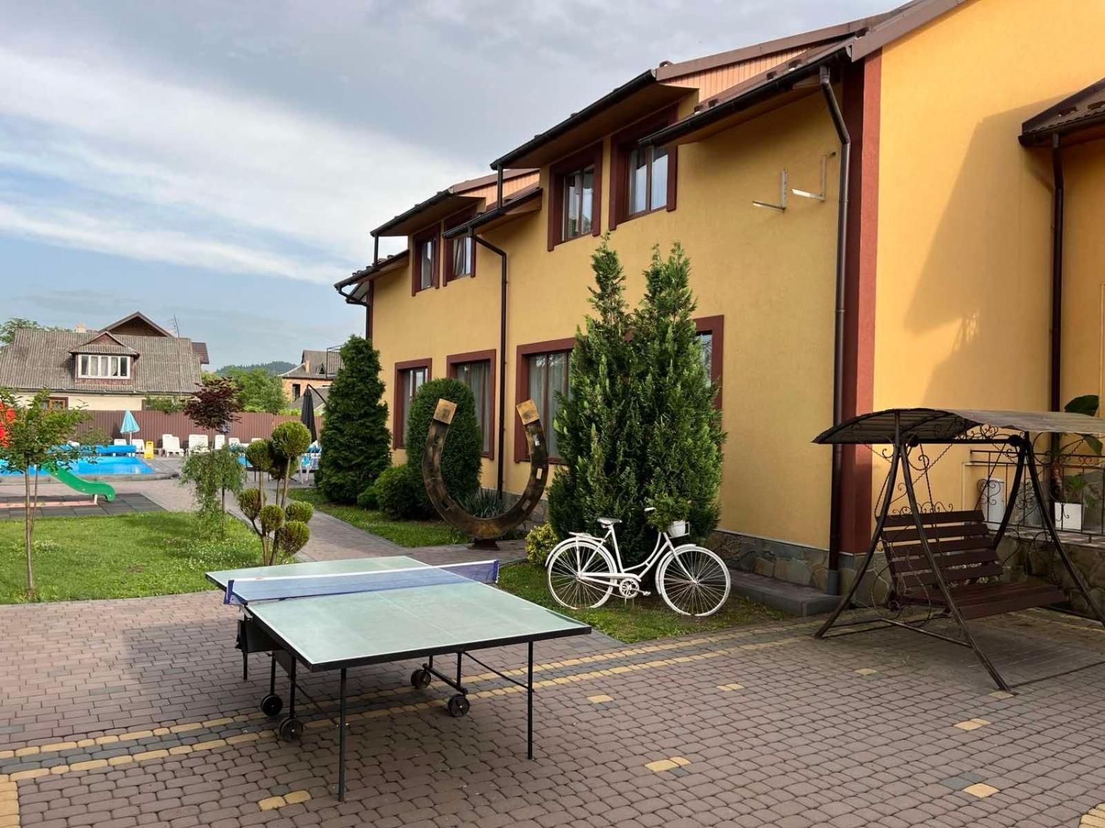 Sadyba Magnat Hotel Dilyatyn Exterior foto